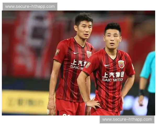 铁血权健对垒华丽上港：中超黄金时代的最后一抹斜阳，谁在定义英雄？